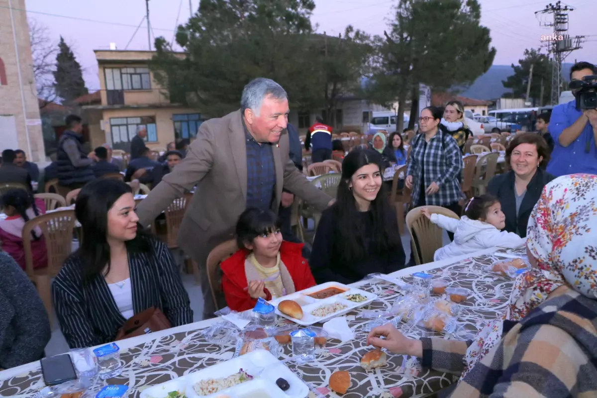 Honaz Belediyesi\'nin İftar Sofrası Kocabaş\'ta Kuruldu