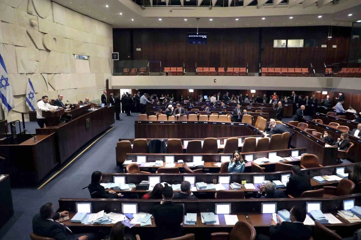 İsrail\'de tartışmalı yargı reformu meclisin bir sonraki yasama dönemine kadar ertelendi