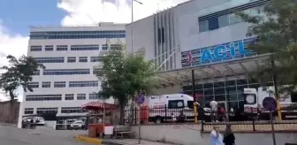 Kız kardeşlerine küfür edildiği iddiasıyla okul çıkışı 2 kişiyi bıçakladılar