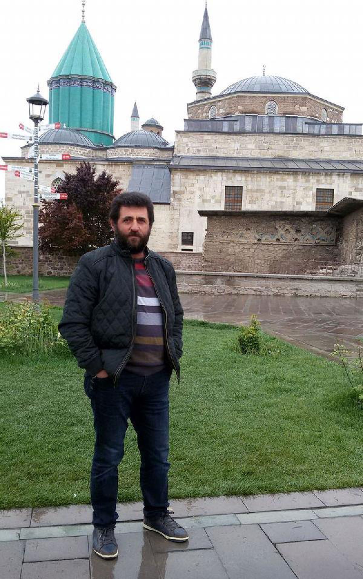 Temizlediği beton mikserinden düşerek öldü