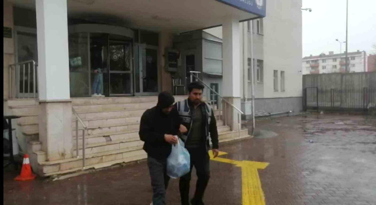 Kayseri\'de 18 yıl 2 ay kesinleşmiş hapis cezası bulunan firari hükümlü yakalandı