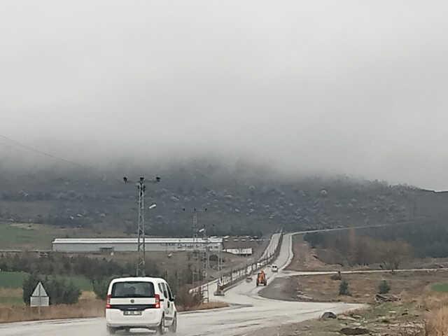 Ankara'da şiddetli yağış hayatı olumsuz etkiledi Ankara'da şiddetli yağış hayatı olumsuz etkiledi