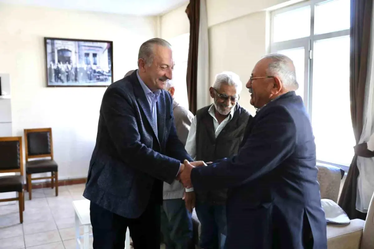 Başkan Atabay, Huzurevi\'nde yaşlılar ile bir araya geldi