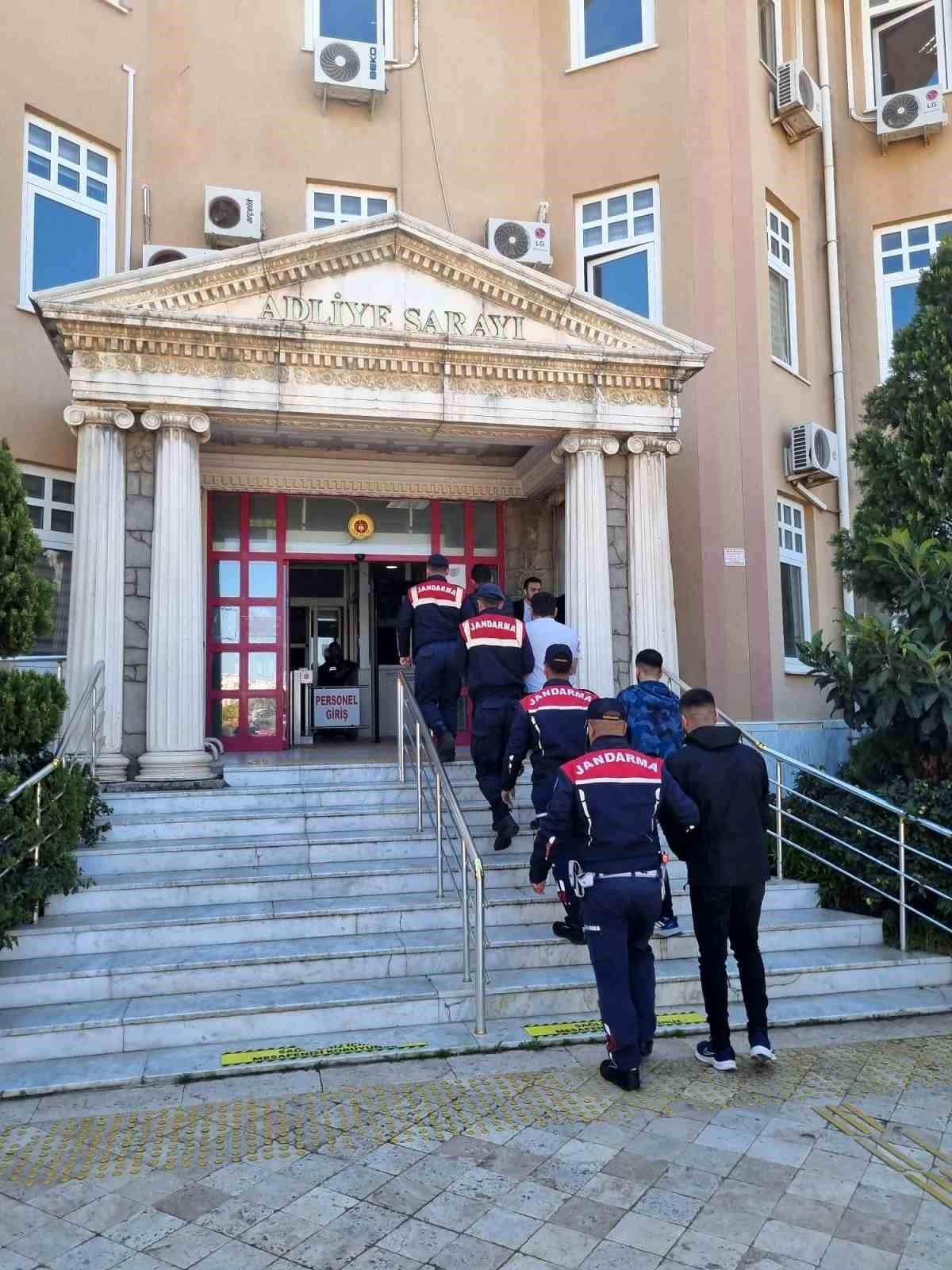 Didim\'de motosiklet hırsızları suçüstü yakalandı