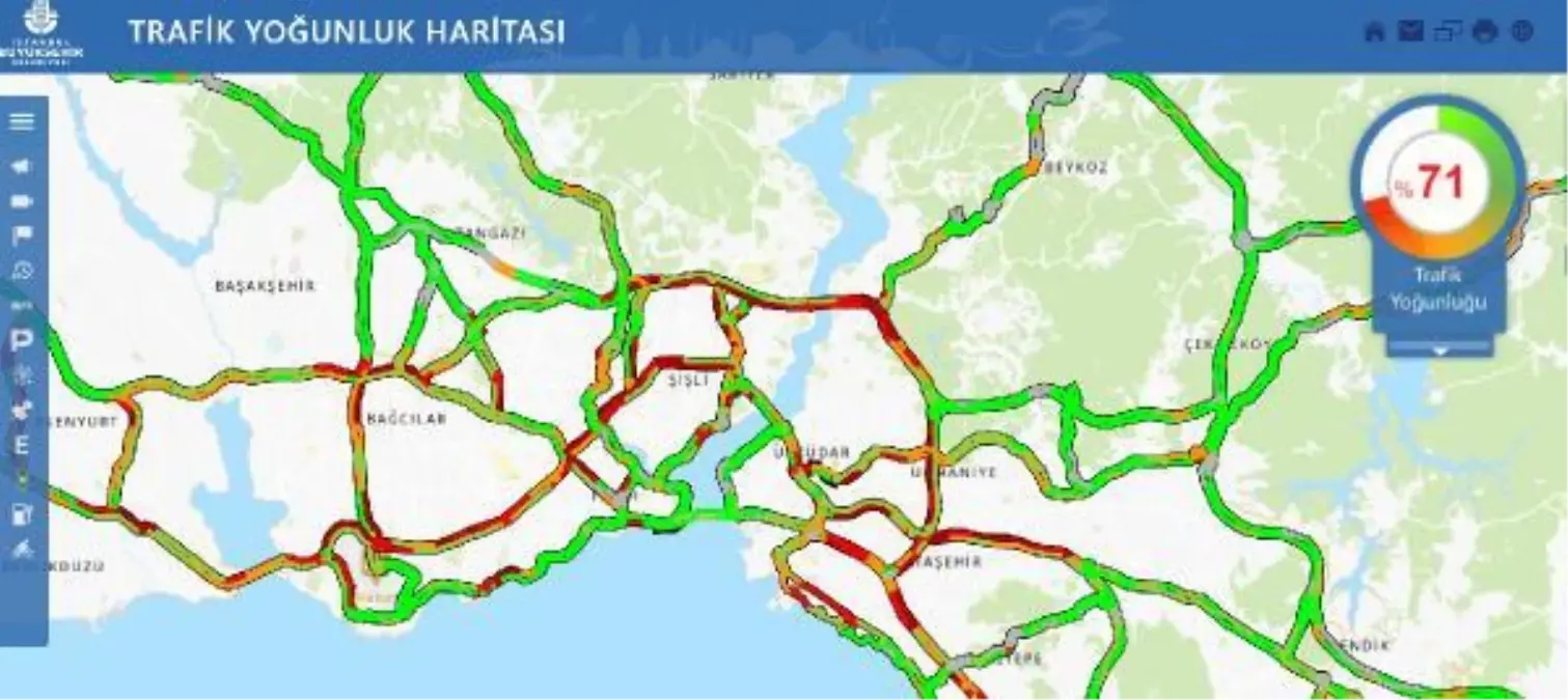 İSTANBUL\'DA YAĞMUR TRAFİĞİ ETKİLEDİ, YOĞUNLUK YÜZDE 70\'İ AŞTI