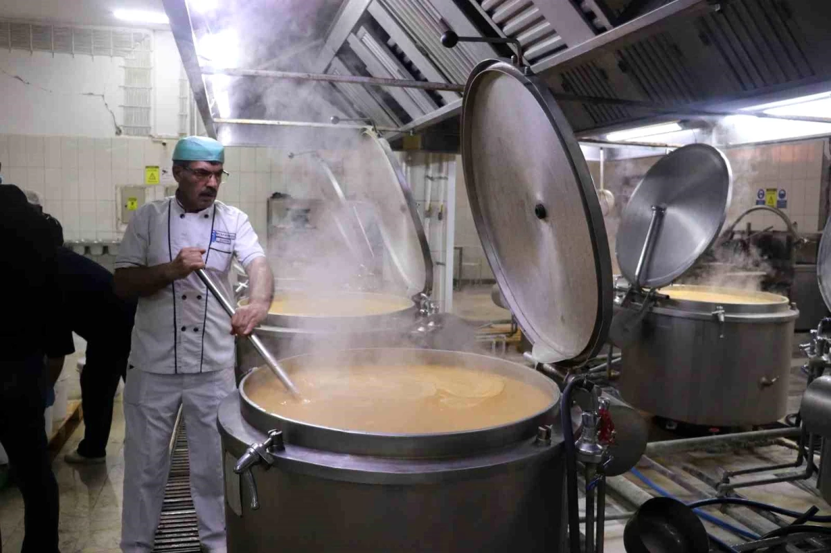 Kızılay Malatya\'da günlük 340 bin yemek dağıtımı yapıyor