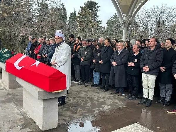 OYUNCU İSMAİL KÖKSAL ENGÜR SON YOLCULUĞUNA UĞURLANDI