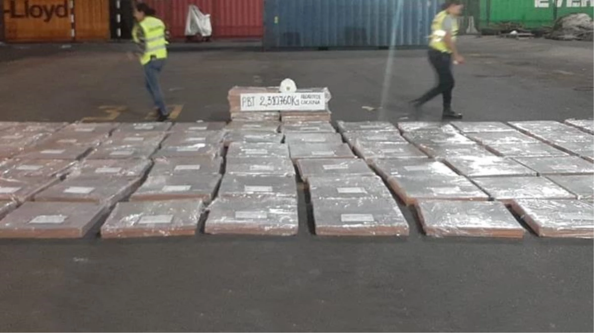 2.3 tonluk uyuşturucu, Peru\'dan Türkiye\'ye gönderilmek üzereyken ele geçirildi