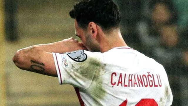 Şansı yaver gitmedi! Hakan Çalhanoğlu gözyaşlarıyla sahayı terk etti