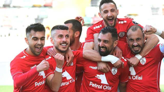 Süper Lig'i unutturdular! 1. Lig'deki 3 karşılaşmada tam 16 gol atıldı