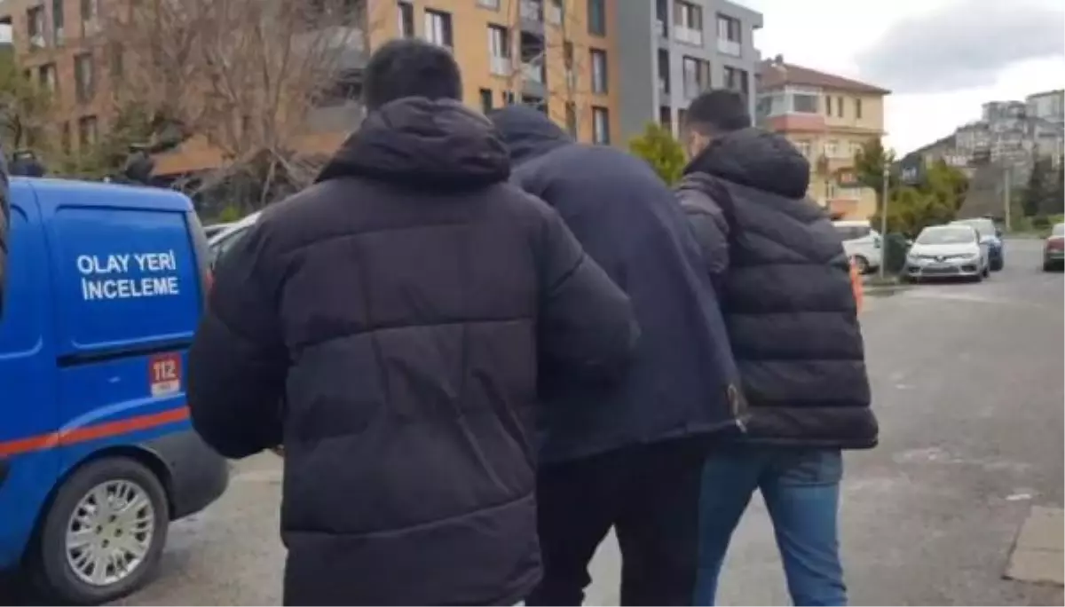 Babasını öldürdü; adliyede, 'Babama haber verin, beni kurtarır' diye ağladı