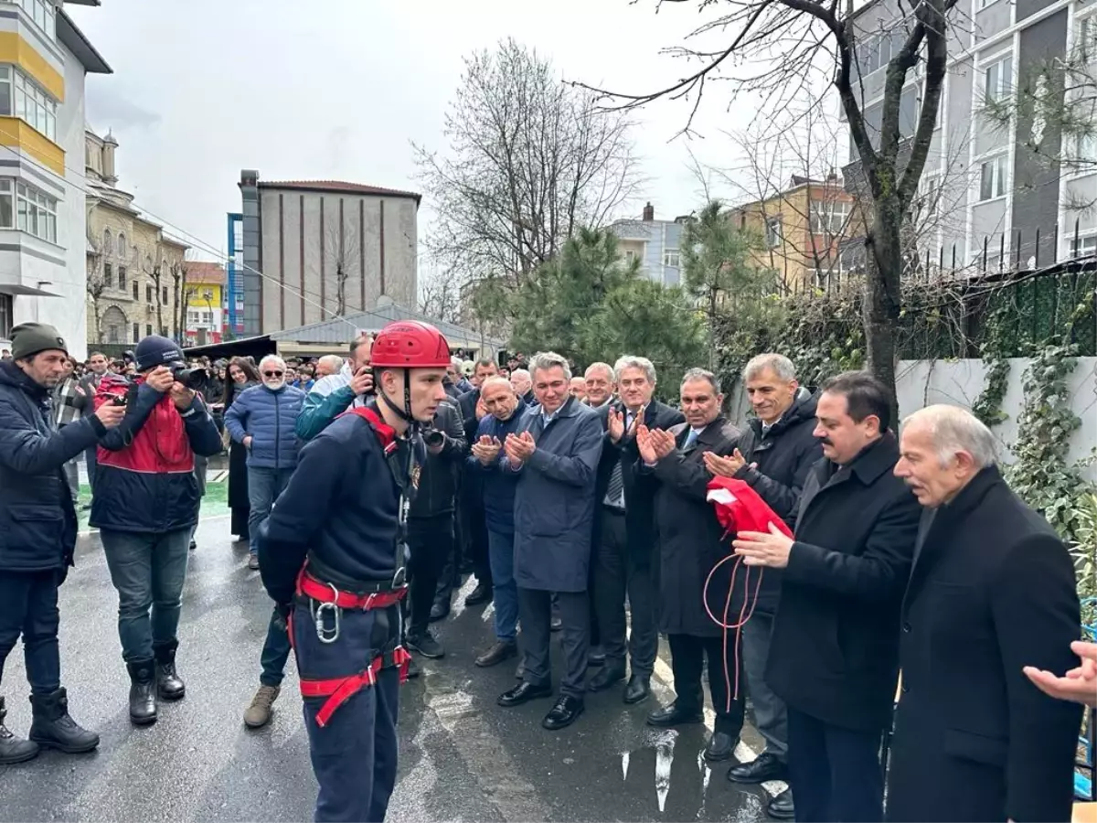 Bayrampaşa\'da lisede deprem tatbikatı