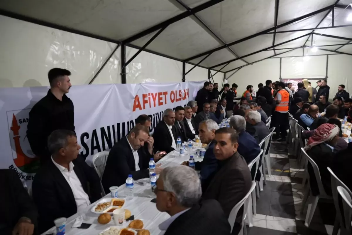 Beyazgül Suruç\'ta vatandaşlarla iftar açtı