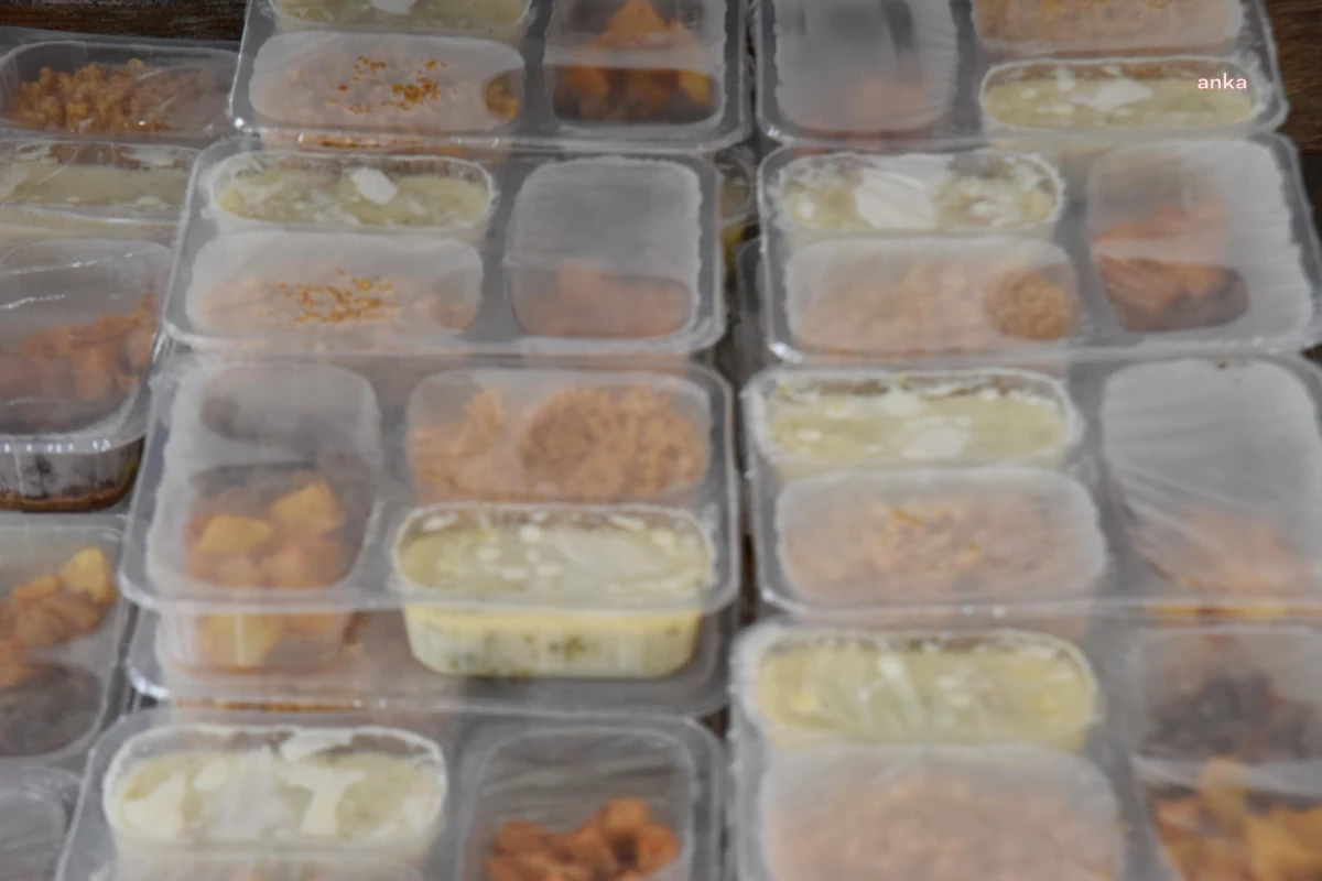 Bilecik Belediyesi\'nden Ramazan Boyunca İhtiyaç Sahiplerine Sıcak Yemek Dağıtımı
