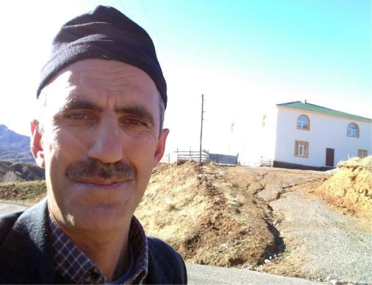 Bingöl'de kuvvetli rüzgar binaların çatılarını uçurdu: 1 ölü, 1 yaralı (2)