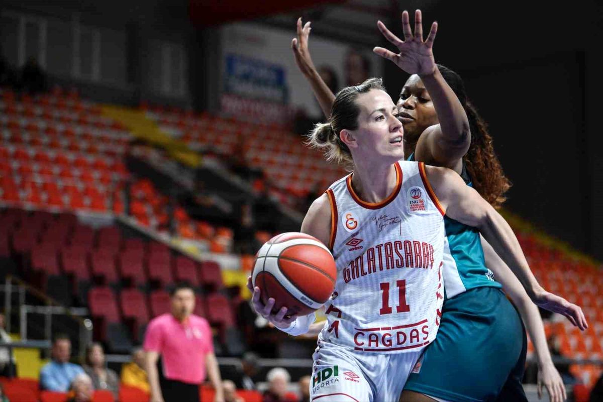 Galatasaray normal sezonun son maçında Nesibe Aydın\'a konuk olacak