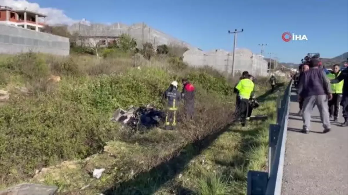 Hurdaya dönen otomobilde 3 kişiye hayatını kaybetti