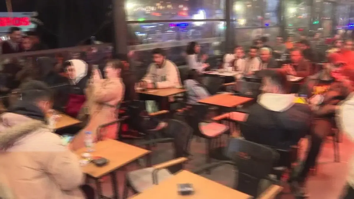 Kılıçdaroğlu, Konya\'da Gençlerle Sohbet Etti: Kadına Yönelik Şiddeti Yasaklayan Bir Yasa Var. Özellikle Yeniden Refah Partisi Değişmesini İstiyor.