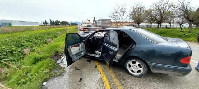 Manisa'da tır ile otomobil kafa kafaya çarpıştı: 1 ölü