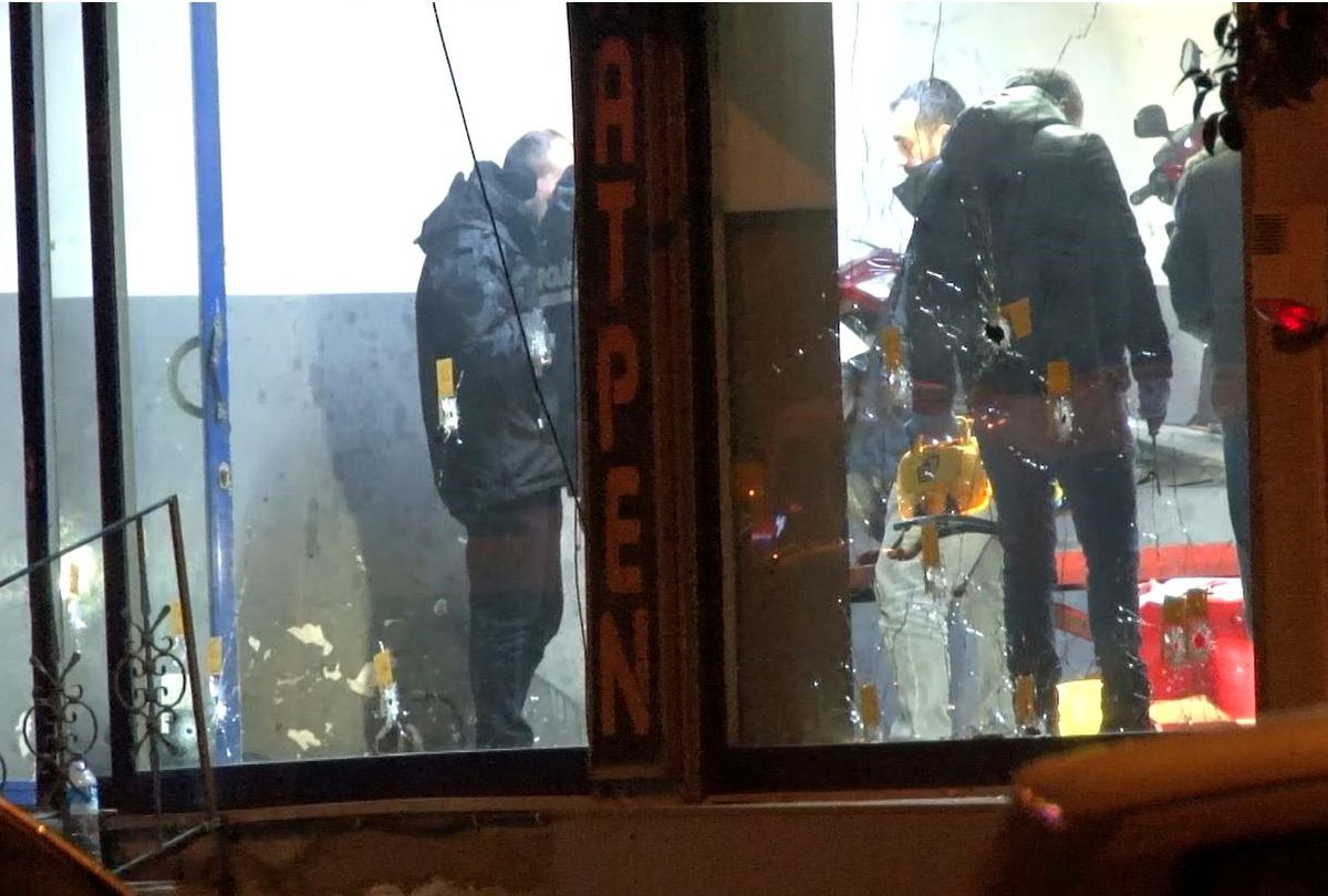 Motosiklet tamirhanesine uzun namlulu silahlarla saldırı: 1\'i ağır 3 yaralı