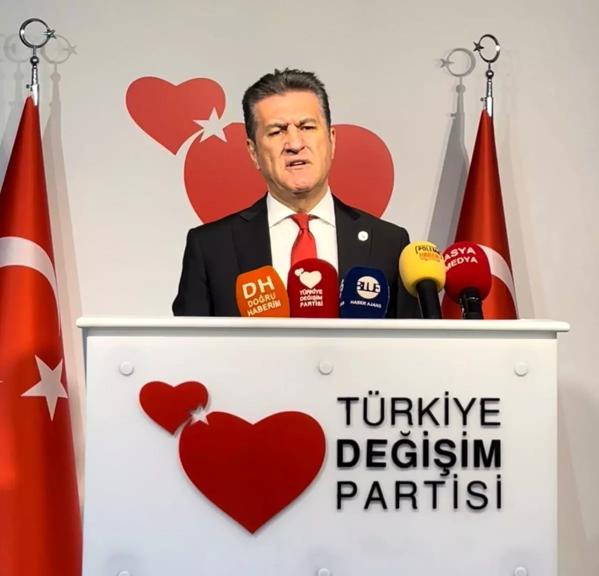 TDP Genel Başkanı Sarıgül: "Seçmen, tercih etmediği bir partiye oy vermek zorunda bırakılmamalıdır"