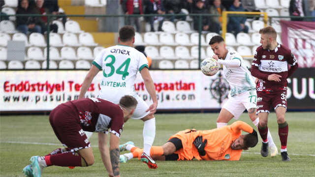 Üst sıralar alev alev! Bodrumspor, Bandırmaspor'ı deplasmanda gole boğdu Üst sıralar alev alev! Bodrumspor, Bandırmaspor'ı deplasmanda gole boğdu