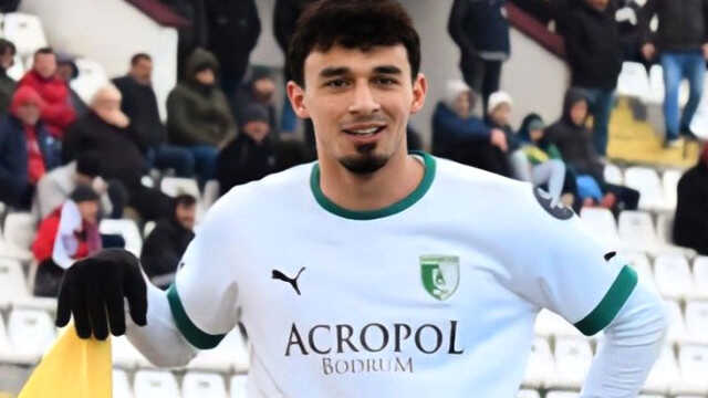 Üst sıralar alev alev! Bodrumspor, Bandırmaspor'ı deplasmanda gole boğdu Üst sıralar alev alev! Bodrumspor, Bandırmaspor'ı deplasmanda gole boğdu