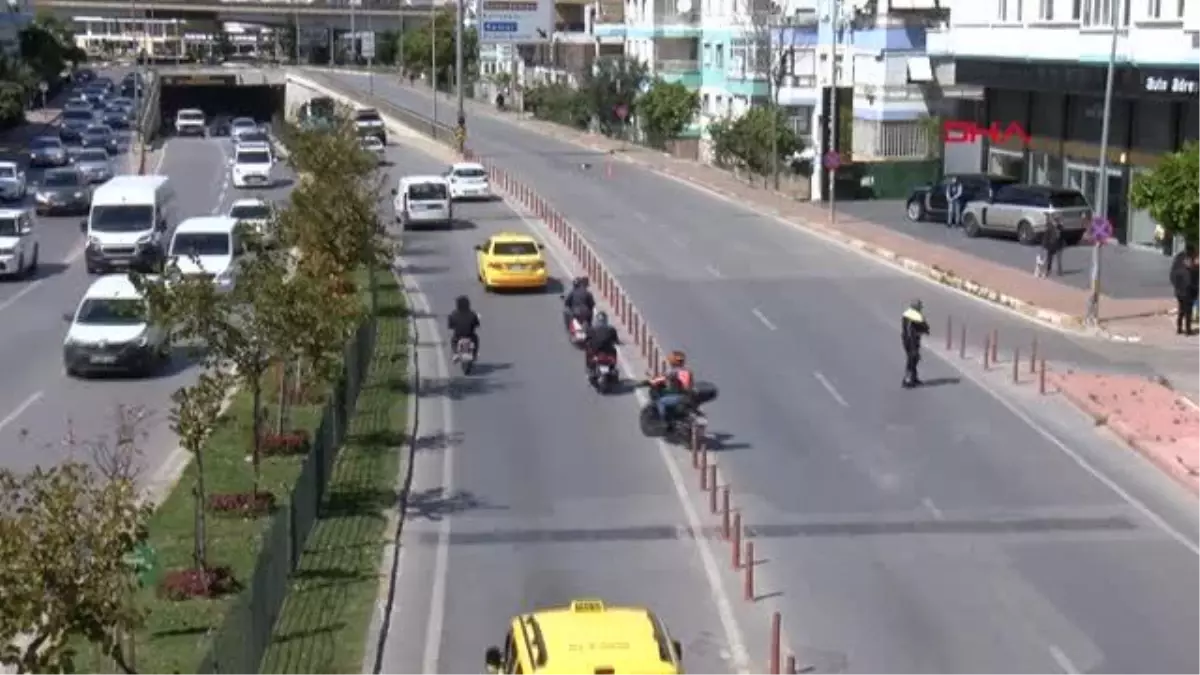 YOLA DÜŞEN ÇANTADAN GİYSİ ÇIKTI