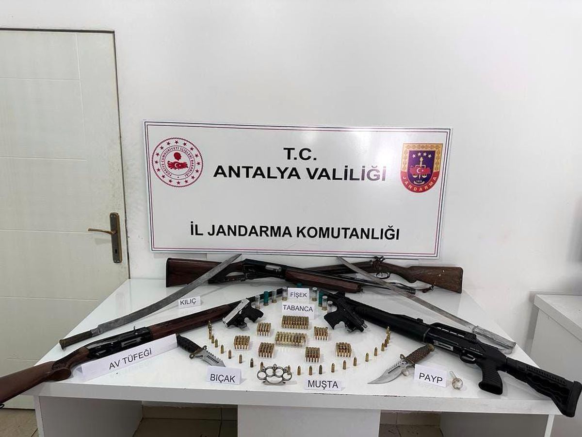 Antalya\'da silah kaçakçılığı operasyonu