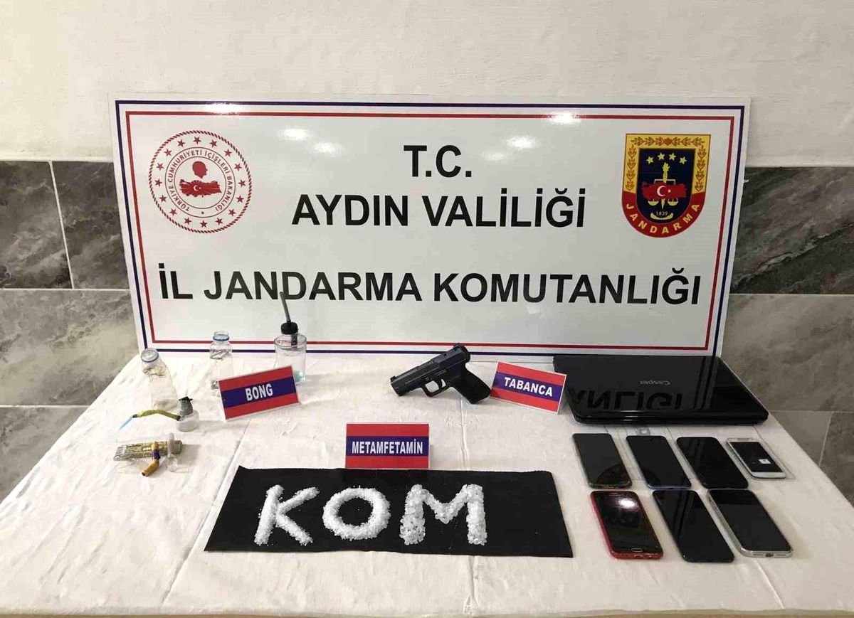 Aydın\'daki uyuşturucu operasyonunda yakalanan 8 zanlıdan 4\'ü tutuklandı
