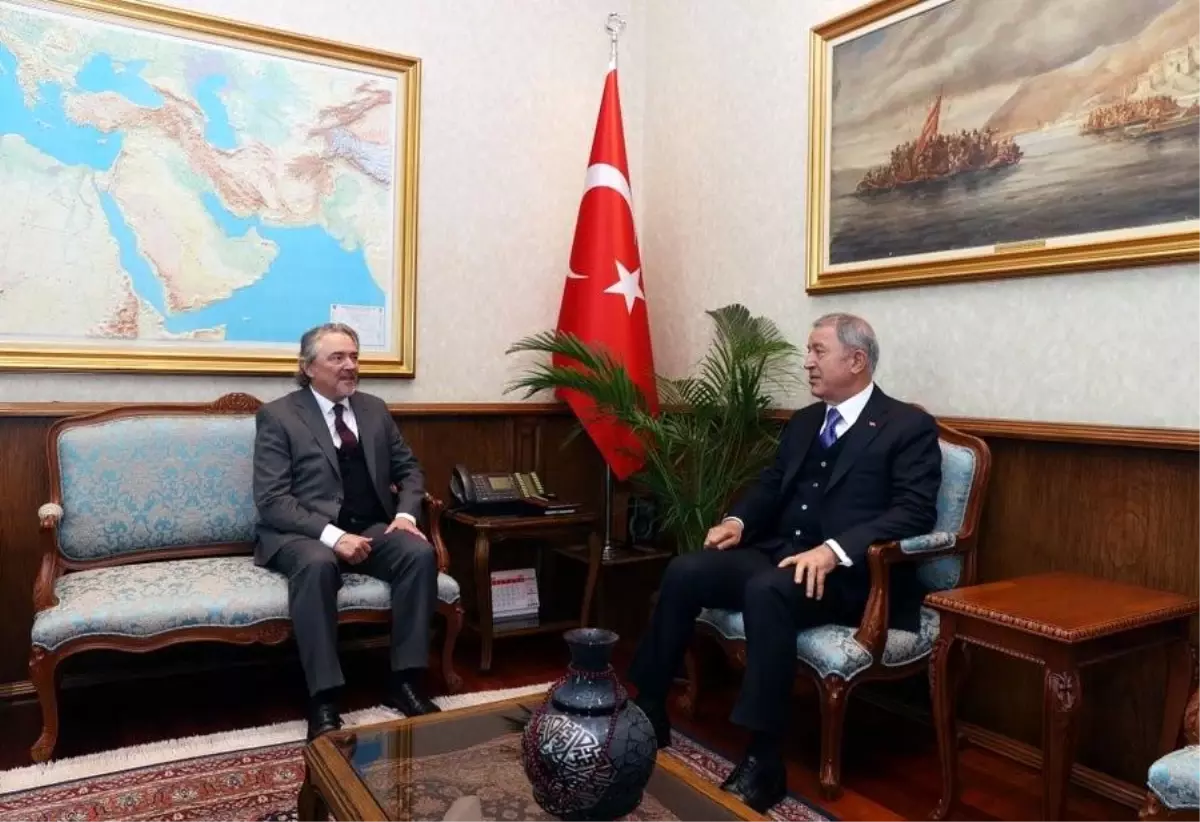 Bakan Akar, yeni görevine atanan Büyükelçi Öztürk\'ü kabul etti