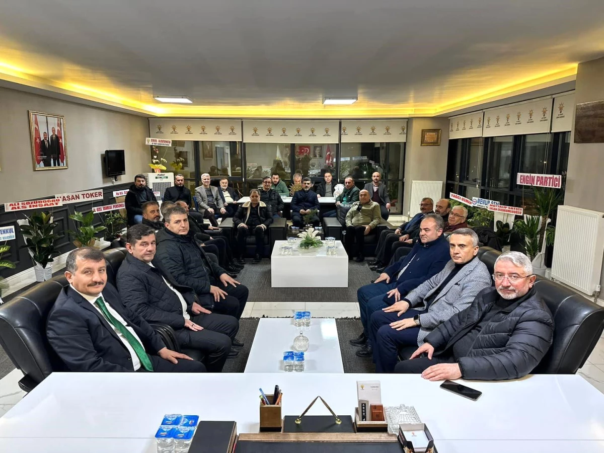 Başkan Aşgın\'dan AK Parti Çorum İl Başkanlığı görevini devralan Murat Günay\'a ziyaret