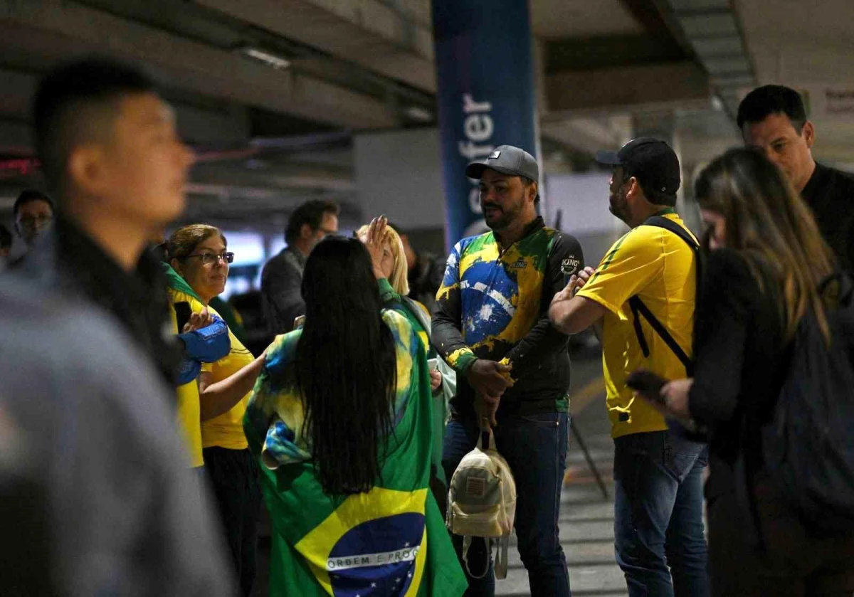Bolsonaro 3 ay sonra Brezilya\'ya döndü
