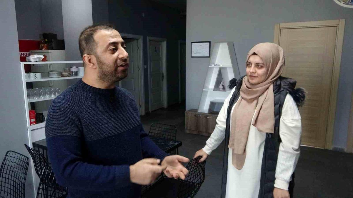 Bursa'da yaşayan Togg talihlisi, 'İki ay içerisinde bir oğlum olacak. Togg'u sünnet aracı yapacağız'