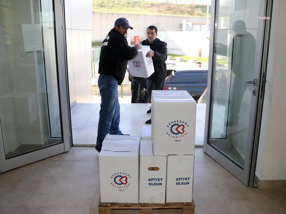 Çerkezköy\'de \'Komşu Paket\'ler İhtiyaç Sahibi Ailelere Ulaştırılıyor