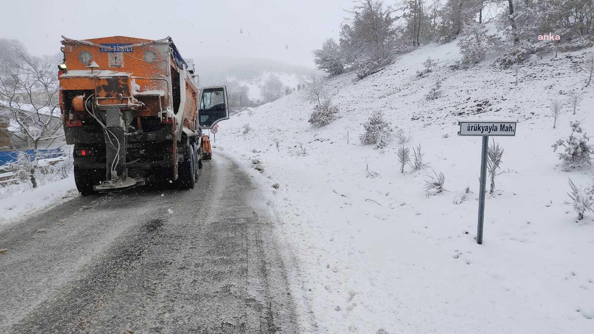 Eskişehir Büyükşehir Ekipleri, Kar Yağışı ve Buzlanmaya Karşı Teyakkuzda