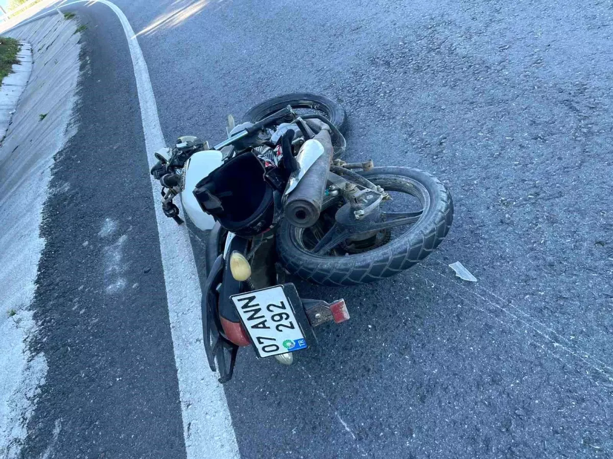 Gazipaşa\'da trafik kazası: 3 yaralı