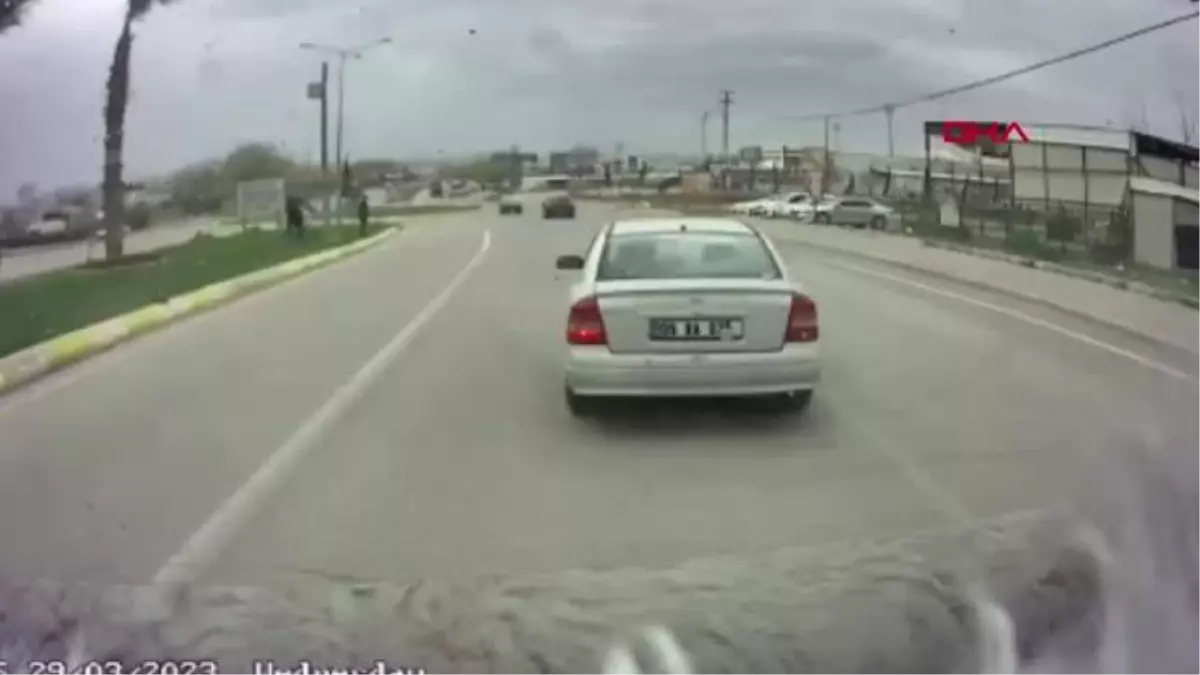 Halk otobüsünün çarptığı zihinsel engelli adam hayatını kaybetti! Kaza anı araç kamerasında