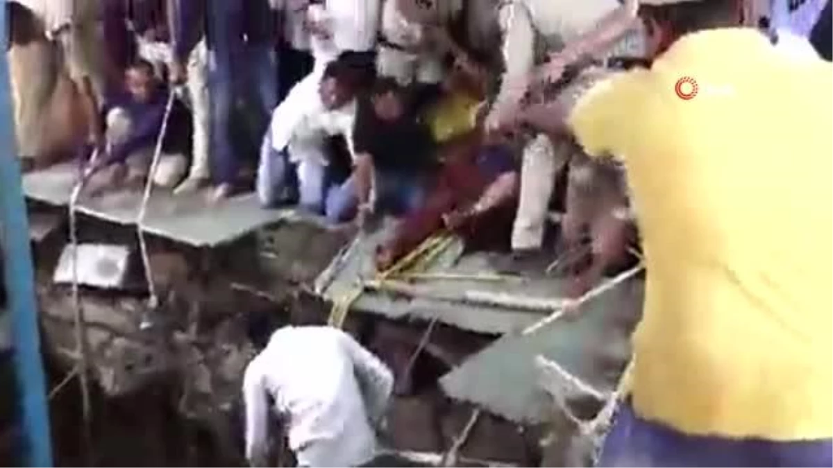 Hindistan\'da mağara tapınağının zemini çöktü: 13 ölü