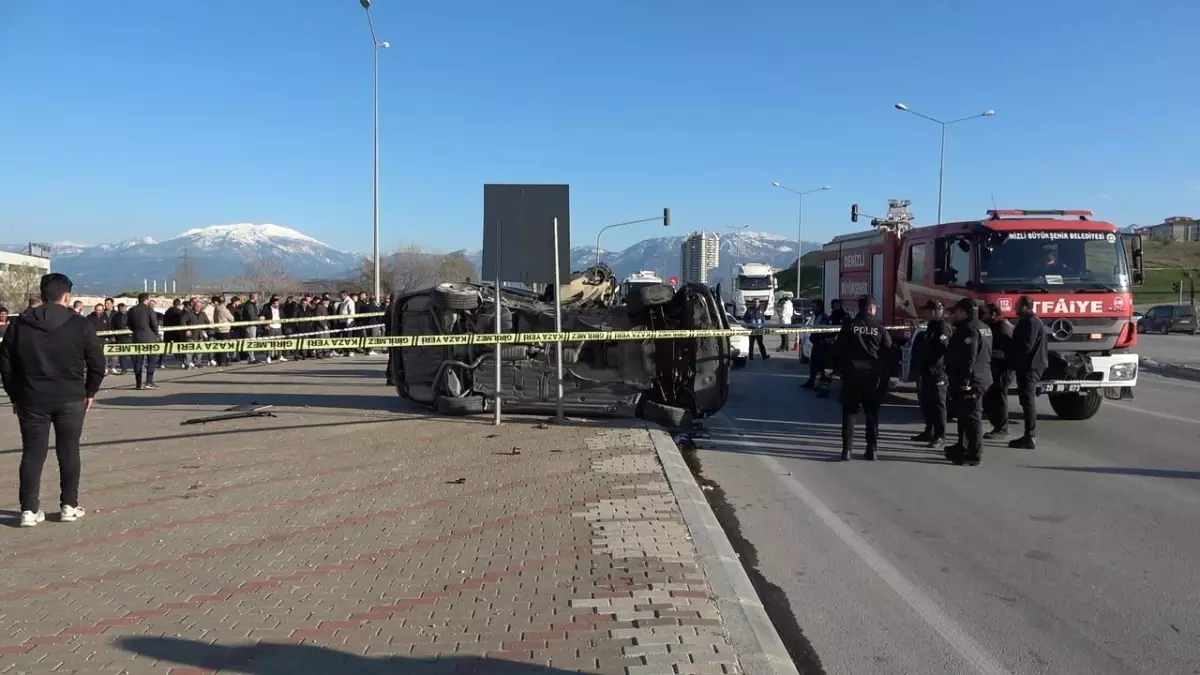 Işık ihlali kazaya yol açtı, araçlardan biri takla attı: 1 ölü, 2 yaralı