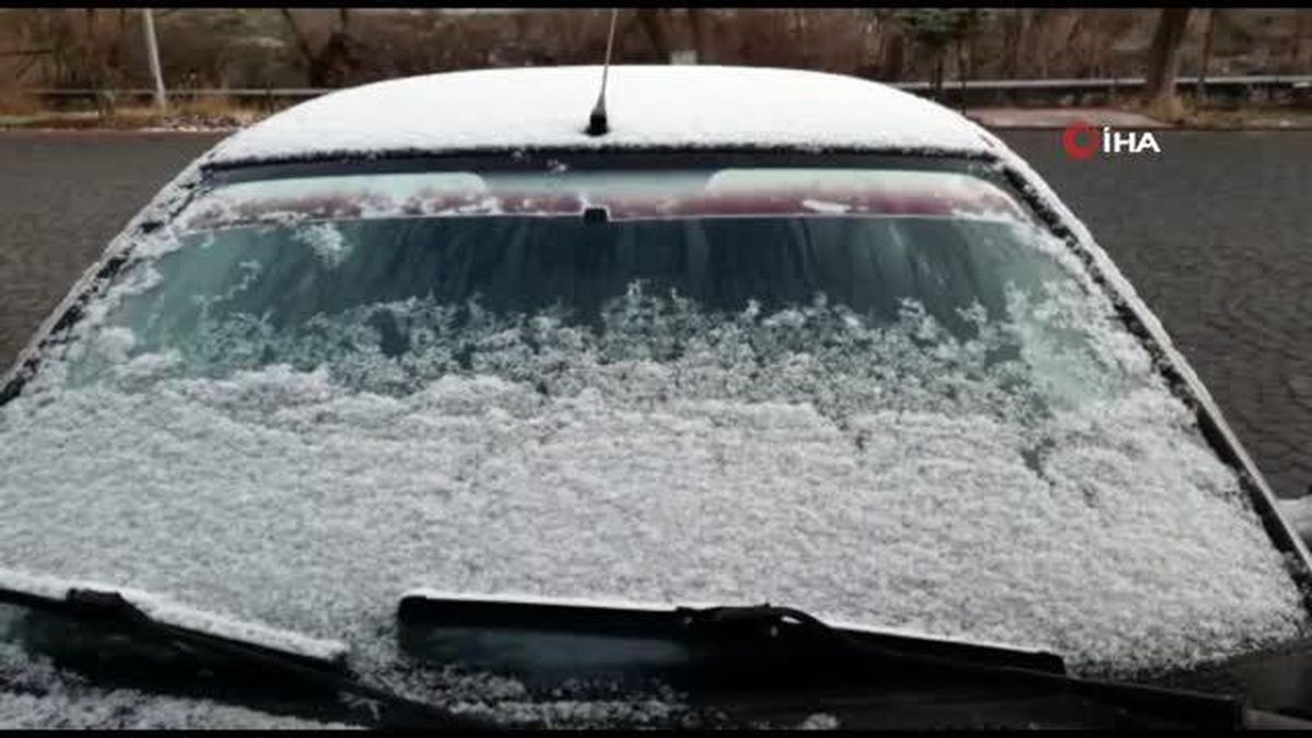 Kars'a Mart karı yağdı, şehir beyaza büründü