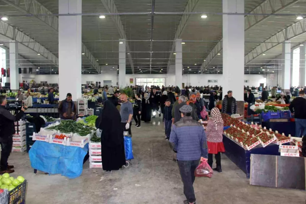 Ekonomik güven endeksi martta aylık bazda yüzde 0,2 azalarak 98,8 oldu