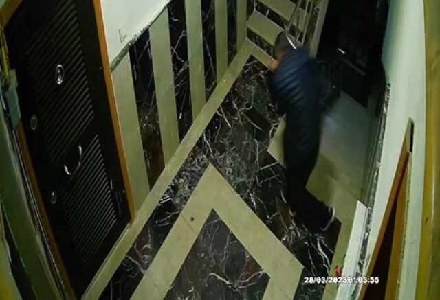 Muhtarın vurulma anı kamerada