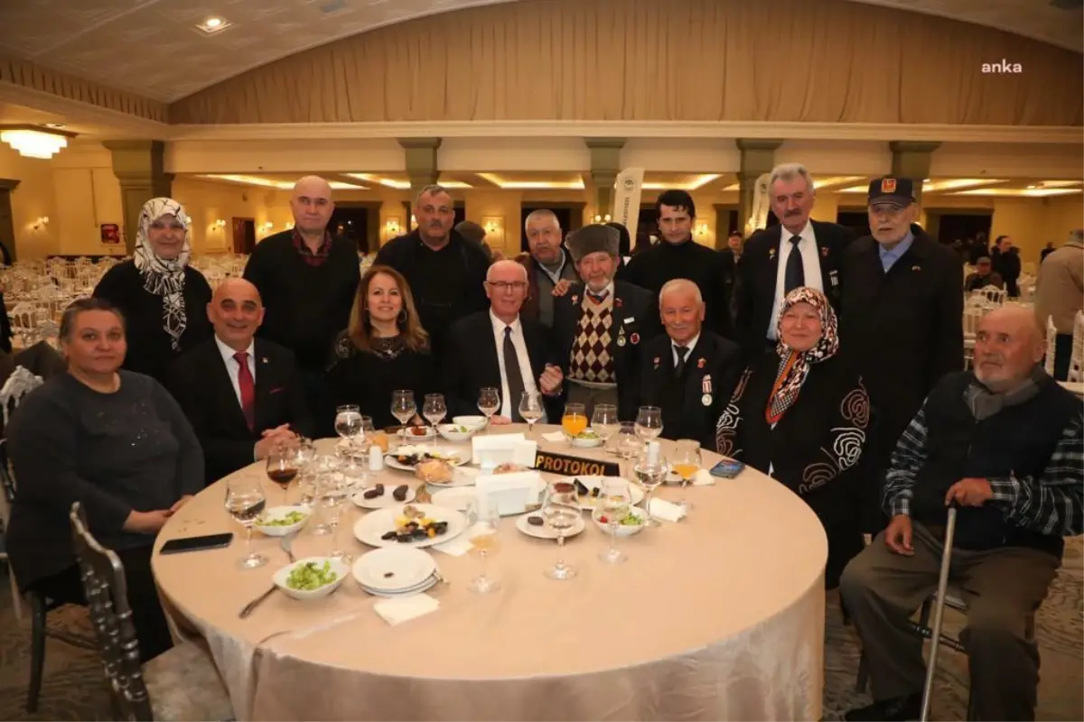 Odunpazarı Belediye Başkanı Kurt, İftarda Şehit Aileleri, Gaziler ve Yakınlarıyla Buluştu