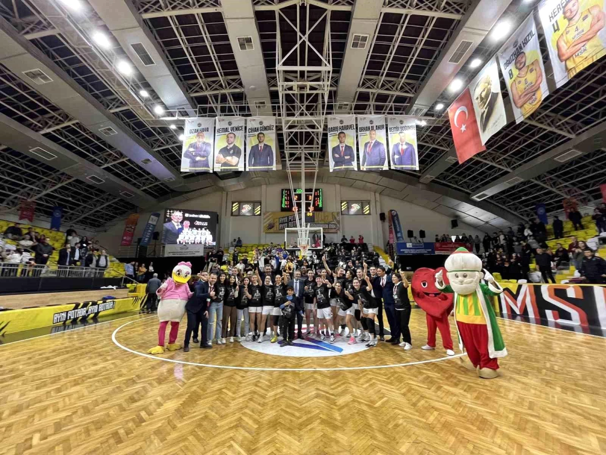 Tarsus Belediyesi Kadın Basketbol Takımı, Süper Lig\'e yükseldi