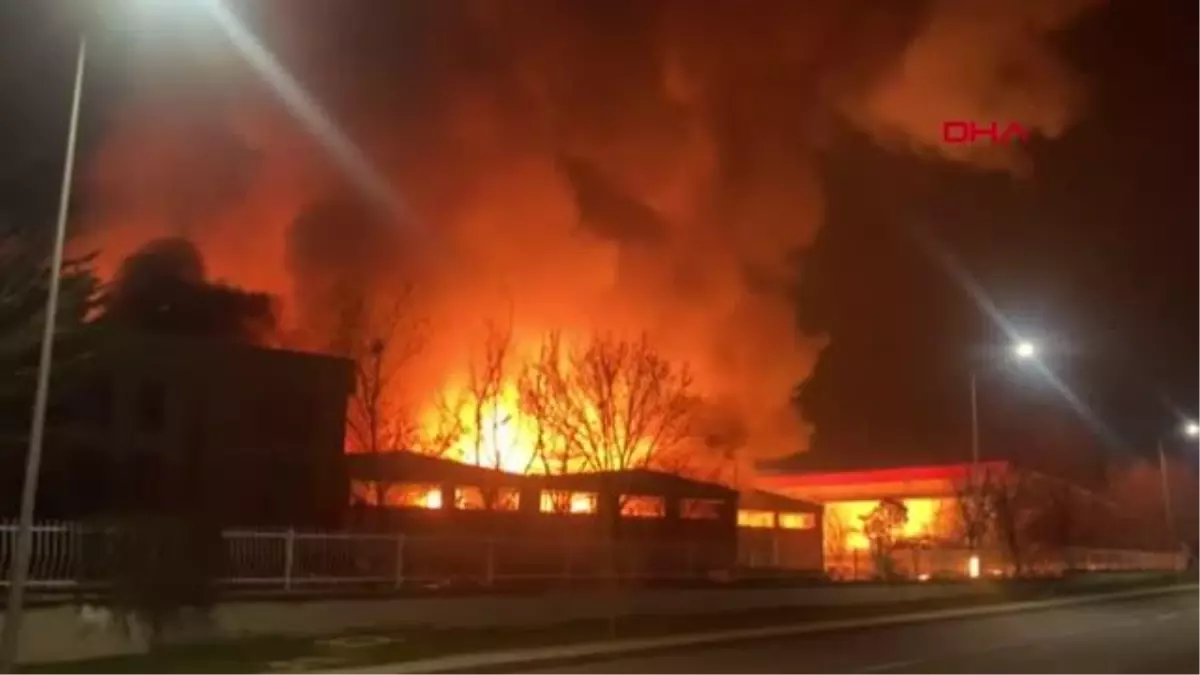 TEKİRDAĞ\'DA KOZMETİK FABRİKASINDAKİ YANGIN 5\'İNCİ SAATTE KONTROL ALTINA ALINDI