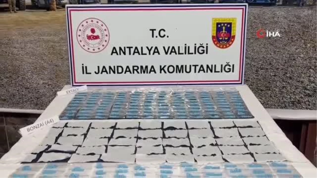 Antalya\'da uyuşturucu operasyonu: 4 bin 280 adet uyuşturucu madde ele geçirildi