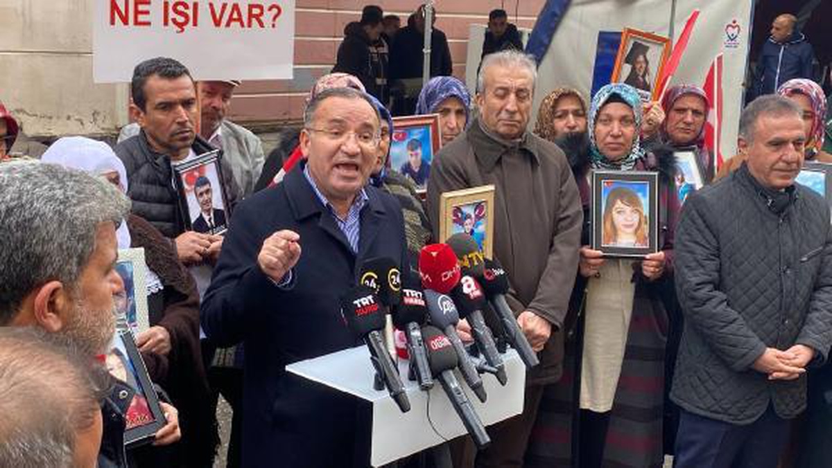 Bakan Bozdağ: Millet İttifakı cumhurbaşkanı adayından da yavrularınızı isteyin