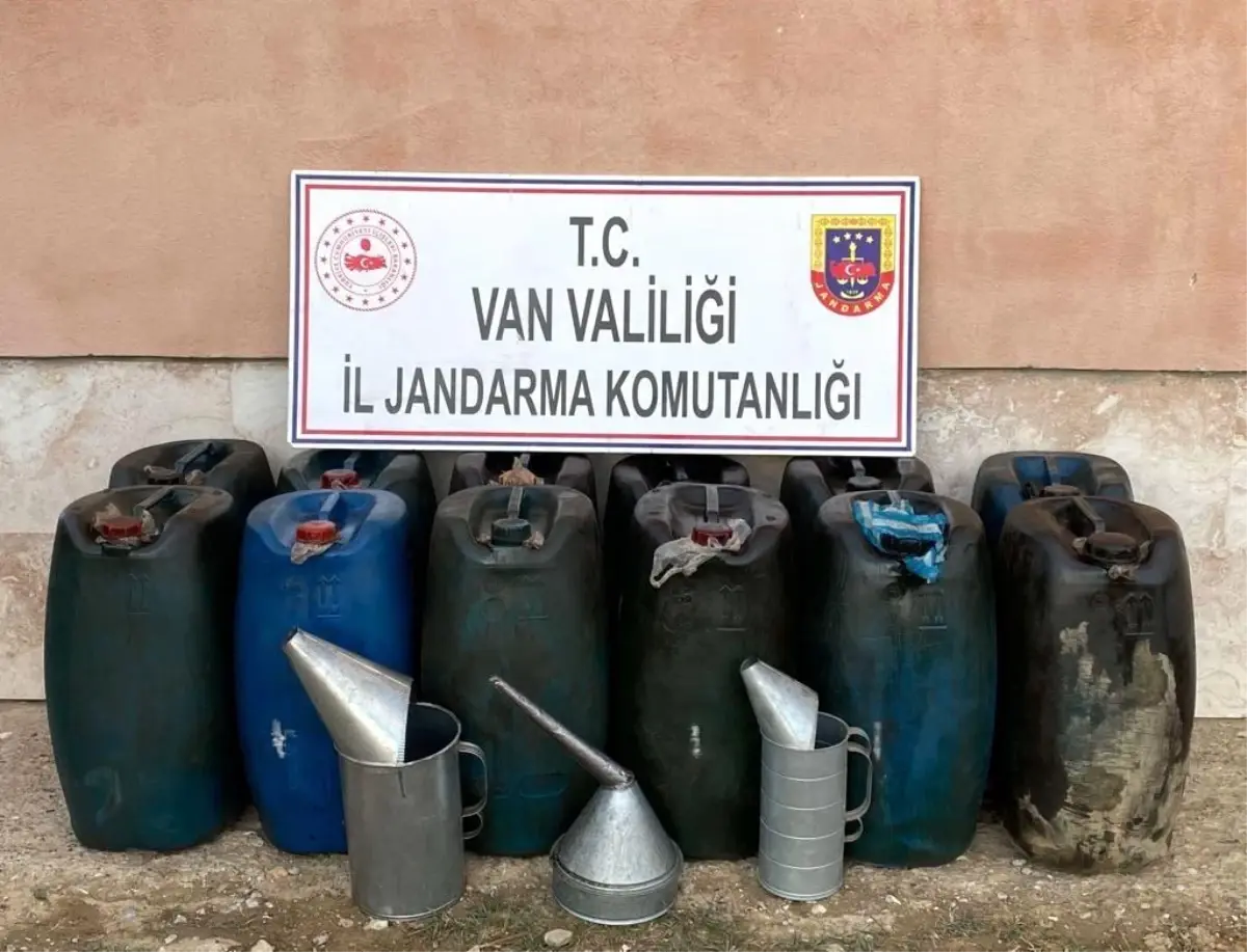 Başkale\'de 800 litre kaçak akaryakıt ele geçirildi