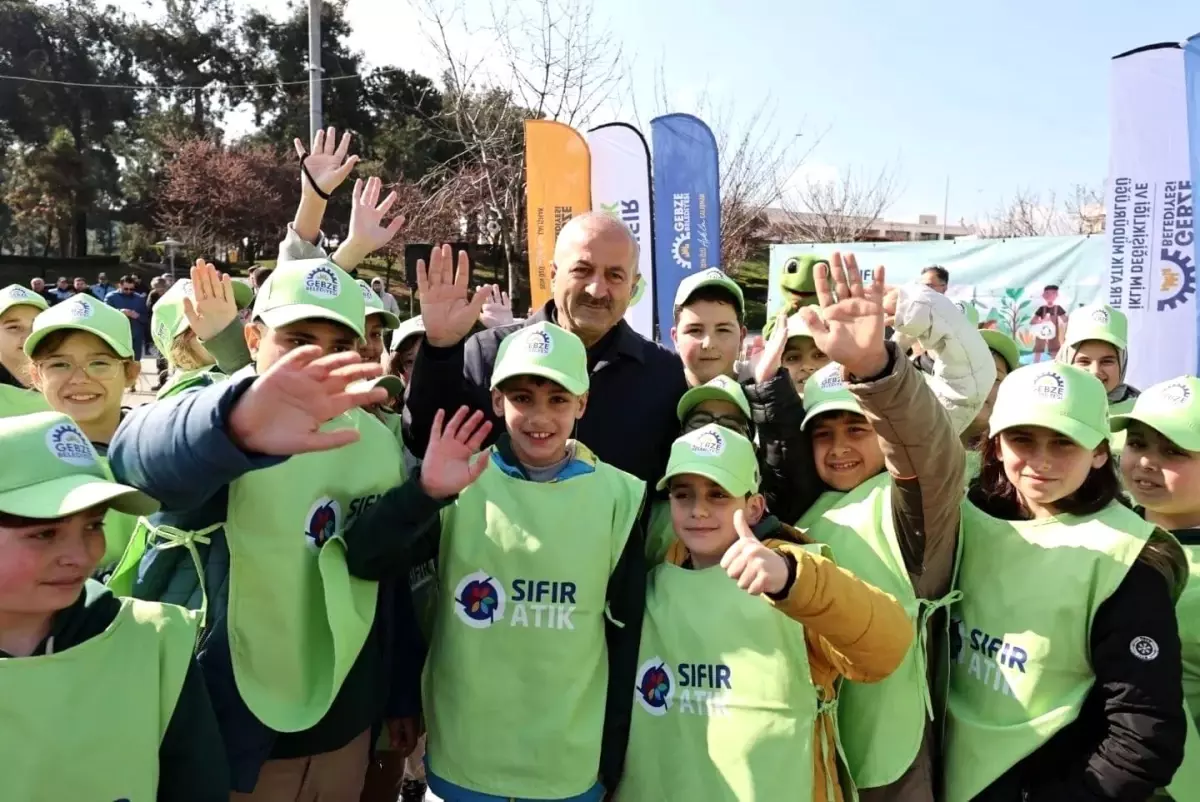 Başkan Büyükgöz: "Çöplerimizi ayrıştırarak geri dönüşüme kazandırmalıyız"